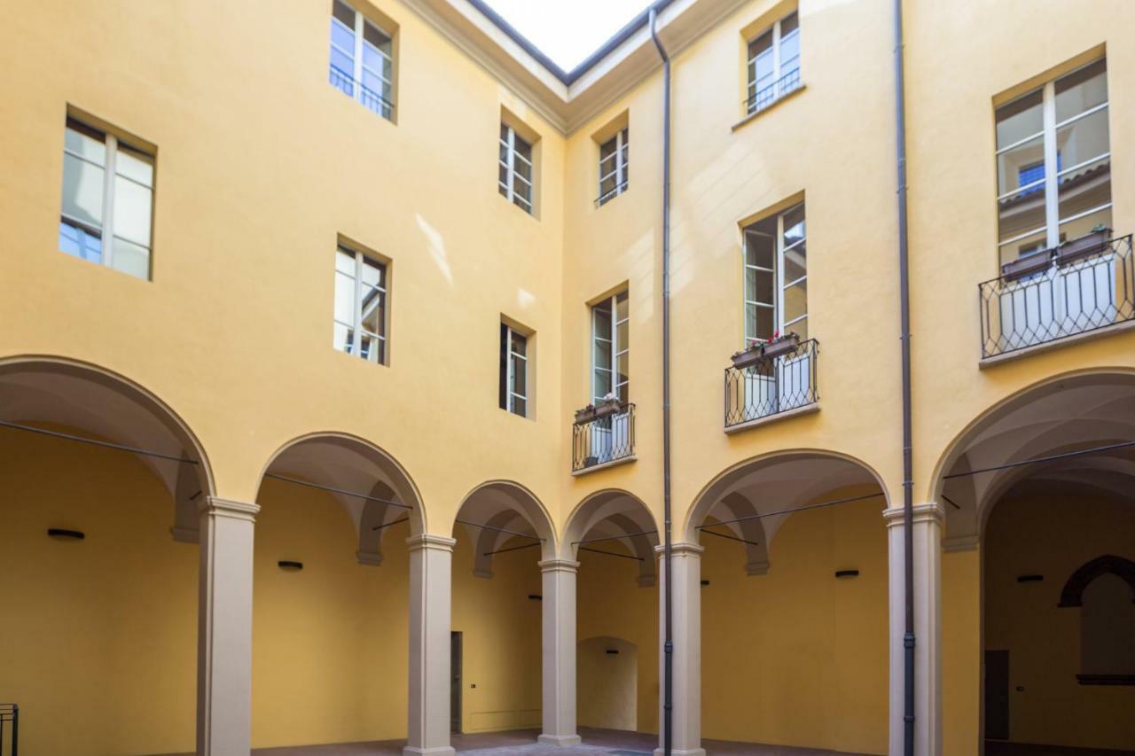Palazzo Bocchi - The Place Apartments Bologna Exteriör bild